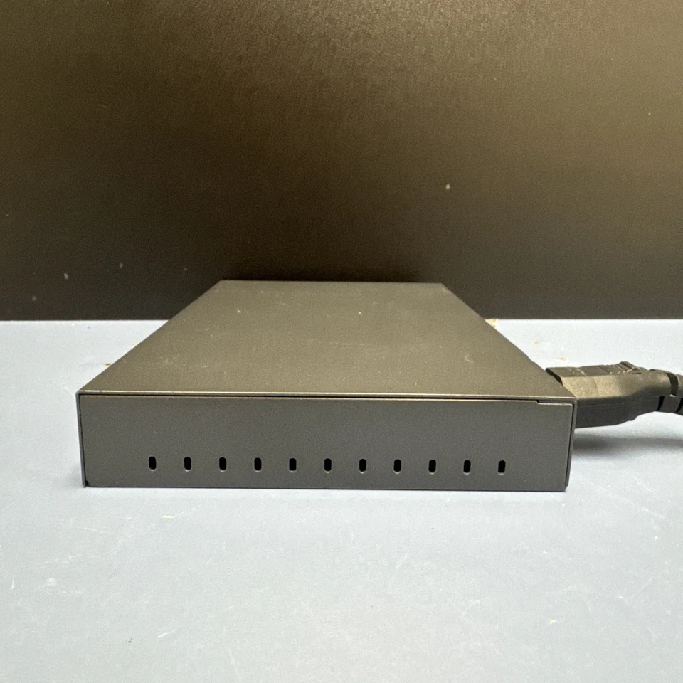 TP-LINK SafeStream Gigabit Broadband Wired VPN Router (TL-R600VPN) - Image 4 of 4