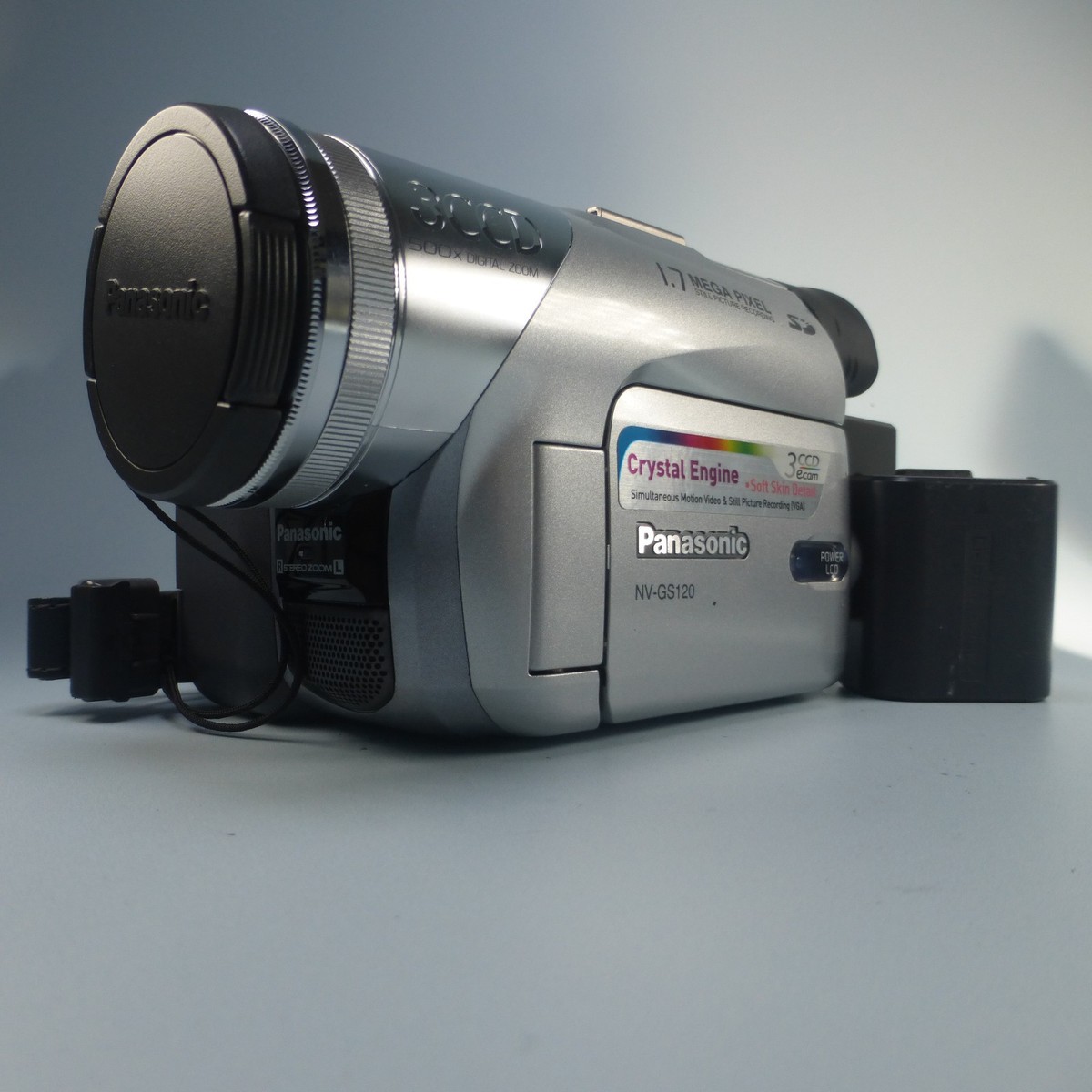 Panasonic 3CCD NV-GS120 Handheld MiniDV Cassette Camcorder Silver