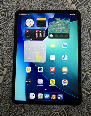 Apple iPad Pro 11 Zoll Wi Fi Tablet Grau 512 MB mit Smart Keyboard Folio