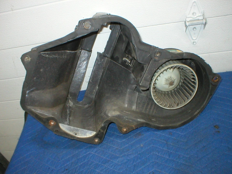 Camaro Firebird 1982-92 calefacción inferior aire acondicionado carcasa caja con ventilador exterior motor GM OE Foto 4 de 4