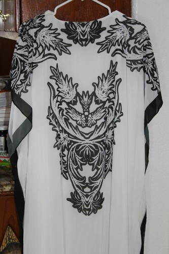 Mujeres Vestido Transparente Largo Dai Wei Ya Blanco con Diseños Negros XL Sin Mangas - Imagen 6 de 6