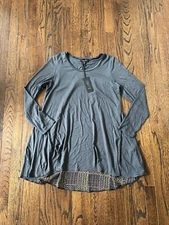 Comfy USA Women’s M Gray Long-Sleeve Tunic w/Tulip Print Back - NWT!!