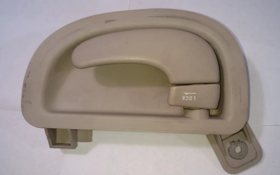 1999-2004 Oldsmobile Alero 2.4L OEM Drive rear Interior door handle 22641925-Lh Foto 2 de 4