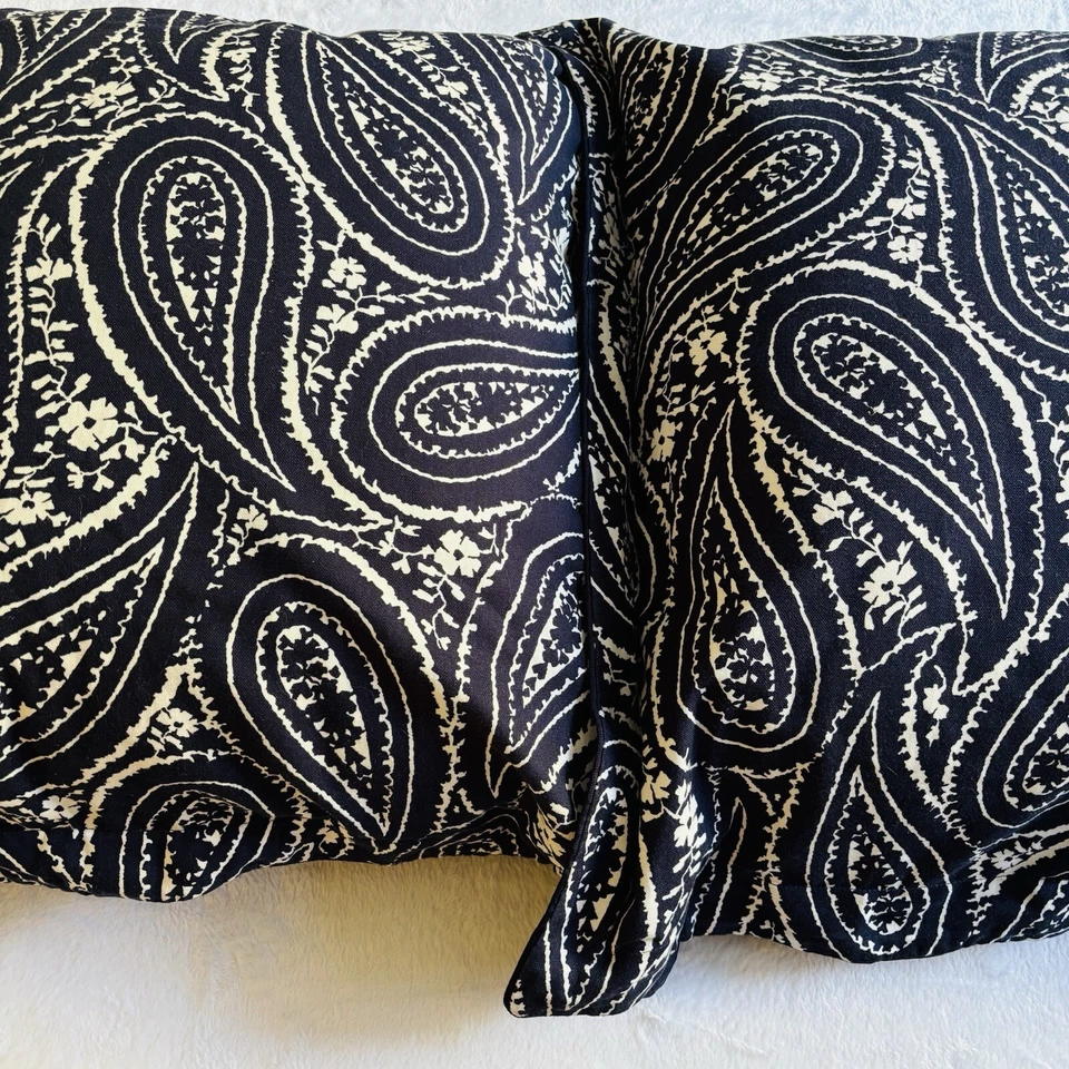 "Par de fundas de almohada Ralph Lauren azul marino y blanco cachemir euro 30"" X 30"""  Foto 2 de 4