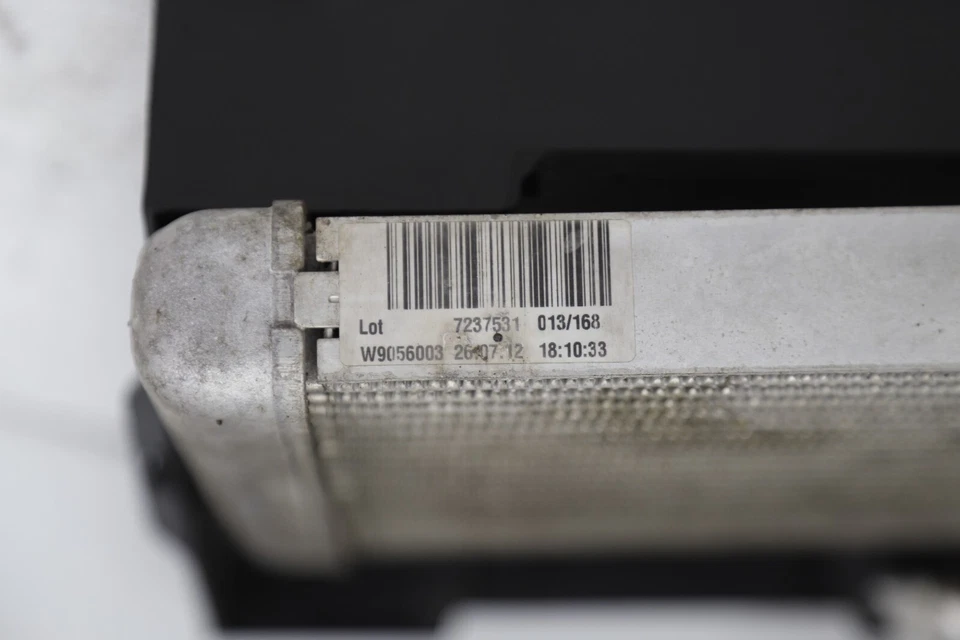 BMW F01 F06 F07 F10 535I 550I 640I 650I 740I 750I ENFRIADOR DE ACEITE DE MOTOR 7572542 OEM Foto 4 de 4