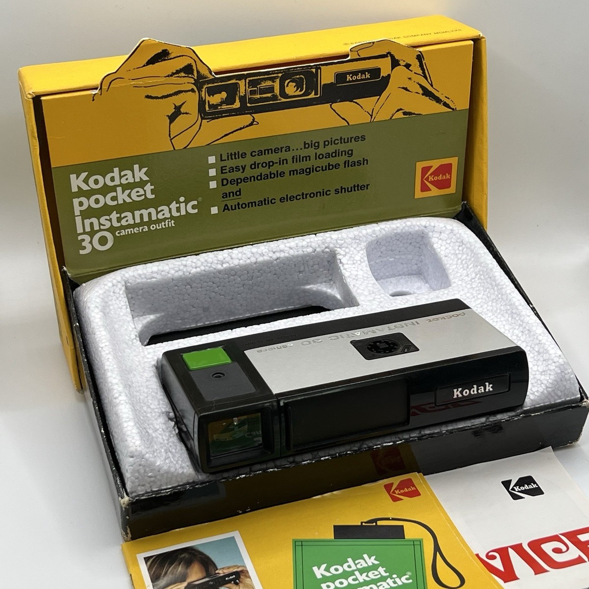 Kodak pocket Instamatic 30 カメラ 本体 Kodak Pocket Instamatic 30 Camera Outfit - 110mm Film - 1970's
