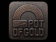 KD27121 NOS VINTAGE 1970s PEPSI CHALLENGE POT OF GOLD BRASSTONE BUCKLE