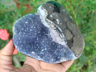 AMYTHST GEODE MINERALS SPECIMEN #A1