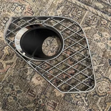 20-22 Bentley Continental GT Left Front Outer Bumper Grille 3SD807683A OEM