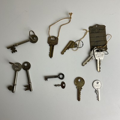 11x alte Vintage Schlüssel Restposten Union, Silca, S&S, Squire, Sofi, Abus gemischte Schlüssel