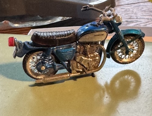 VINTAGE MOTORCYCLE KAWASAKI 750 CC 1:24 POLISTIL 70s hot Wheel Red Line Era RARE - Picture 1 of 5