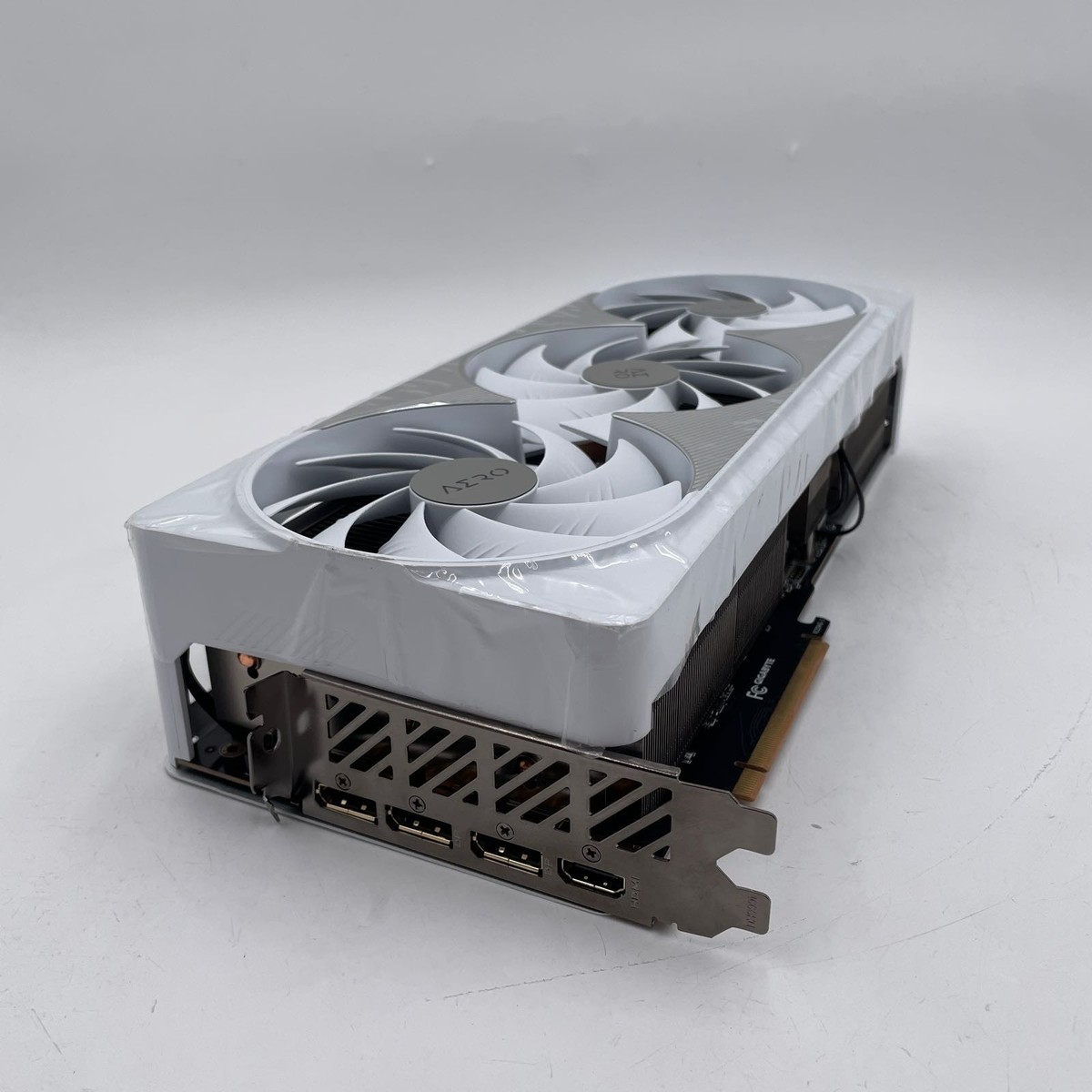 GIGABYTE GeForce RTX 4090 AERO OC 24G GV-N4090AERO Graphics Card 