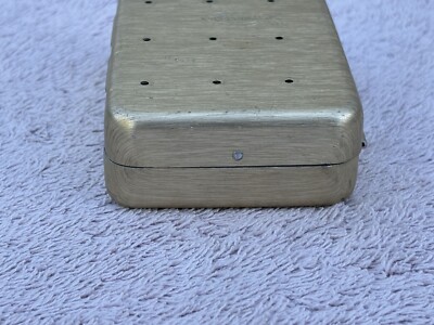 Ancienne boîte à leurres de pêche à la mouche de poche en