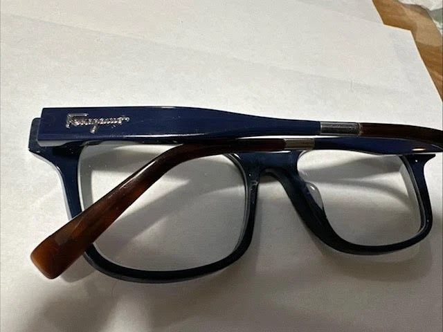 marco de gafas salvatore ferragamo Foto 3 de 4