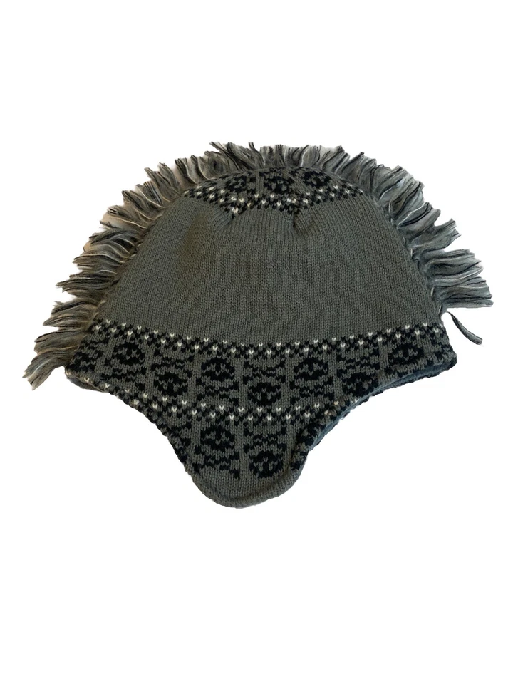 Gorro tejido The Childrens Place talla grande 2-4 años gris calavera huesos cruzados flecos Foto 2 de 4