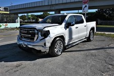 2022 GMC Sierra 1500 Denali Pickup 4D 5 3/4 ft