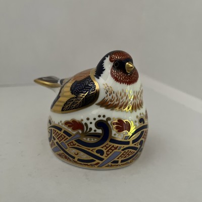 ROYAL CROWN DERBY NESTING GOLDFINCH BRIEFBESCHWERER - OVP