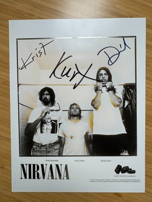 Nirvana signiert 1991 DGC Promo Foto Kurt Cobain Dave Grohl Krist Novoselic Echtheitszertifikat