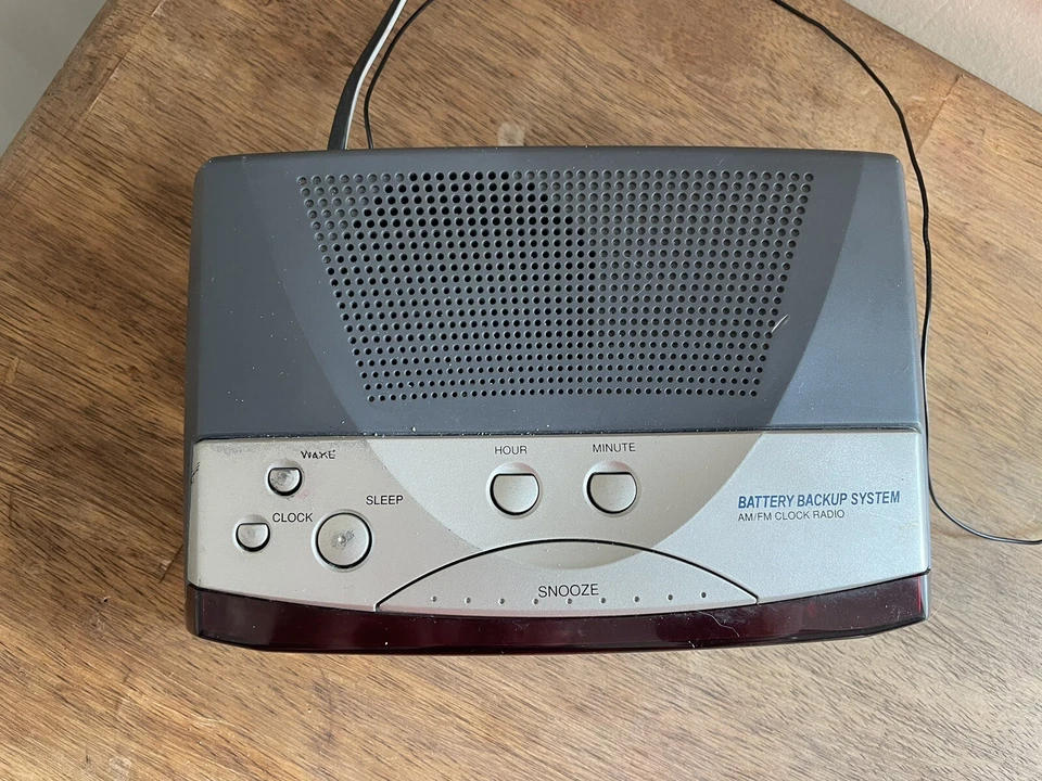 Винтажный Westinghouse цифровой красный светодиодный будильник AM/FM радио проверено - Изображение 3 из 4