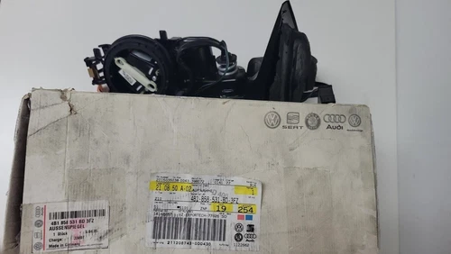 AUDI    MOTOR & BASE  LEFT    4B1 858 531 BD 3FZ