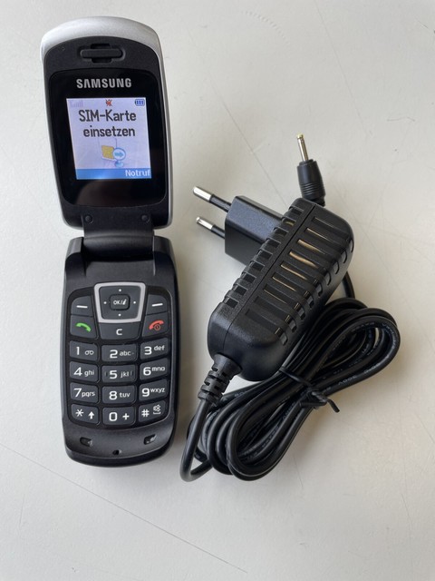 Samsung SGH C260 Klapp - Handy/Mobiltelefon im Westentaschenformat Samsung SGH C260 Klapp - Handy/Mobiltelefon im Westentaschenformat