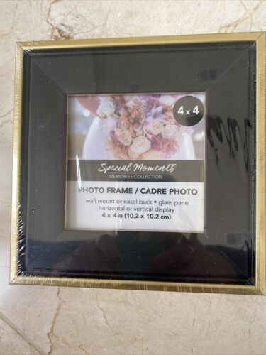 ONE GOLD PHOTO FRAME 4X4 (10.2 X 10.2 CM) FROM SPECIAL MOMENTS. - Picture 1 of 2