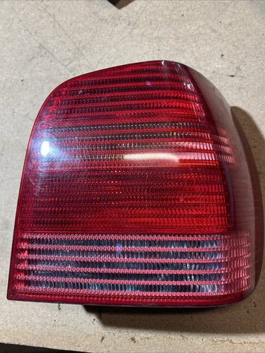 Heckleuchte Rückleuchte Rücklicht VW Polo 6N2 6N0945257B