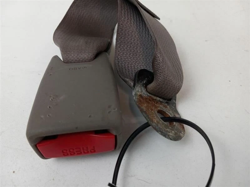 Nissan Pathfinder 2004 hebilla de cinturón de seguridad trasero izquierdo Foto 2 de 3