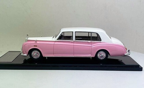 1/43 Rolls-Royce Phantom VI Mulliner Park Ward Limousine 1970 (Pink / White) - Picture 5 of 7