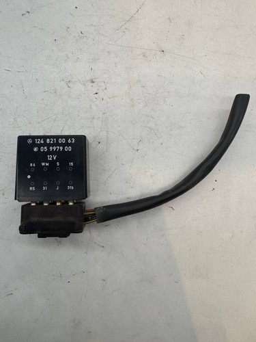 MERCEDES BENZ E-KLASSE W124 Steuergerät Relais Heckwischermotor 1248210063 L852