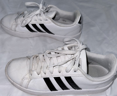 Adidas Cloudfoam Advantage Women s Athletic Sneaker White/Black AW4287