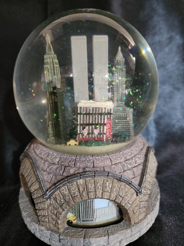 Globo de nieve musical animado vintage Macy's Twin Towers/New York City Skyline - Imagen 8 de 10