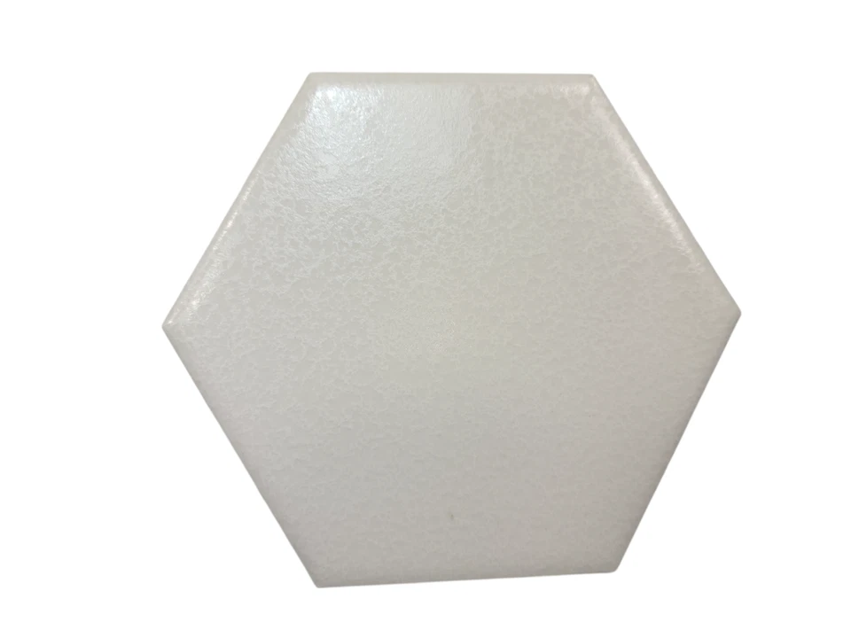 Azulejo de cerámica blanco roto hexagonal FT metro vintage mediados de siglo moderno cristalino Foto 2 de 4