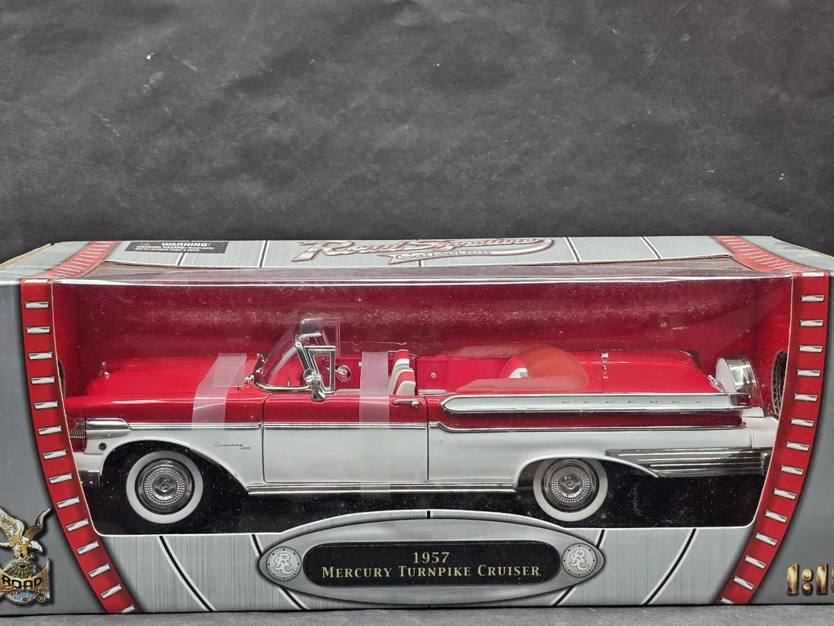 Road Signature 1957 Mercury Turnpike Cruiser 1:18 Scale Diecast