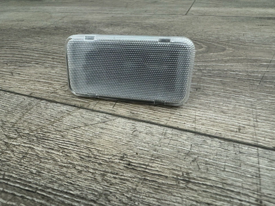 1995-97 TOYOTA AVALON DOOR PANEL COURTESY LIGHT 81230-ACOIO-A📷 2V 38W F - Image 3 of 4