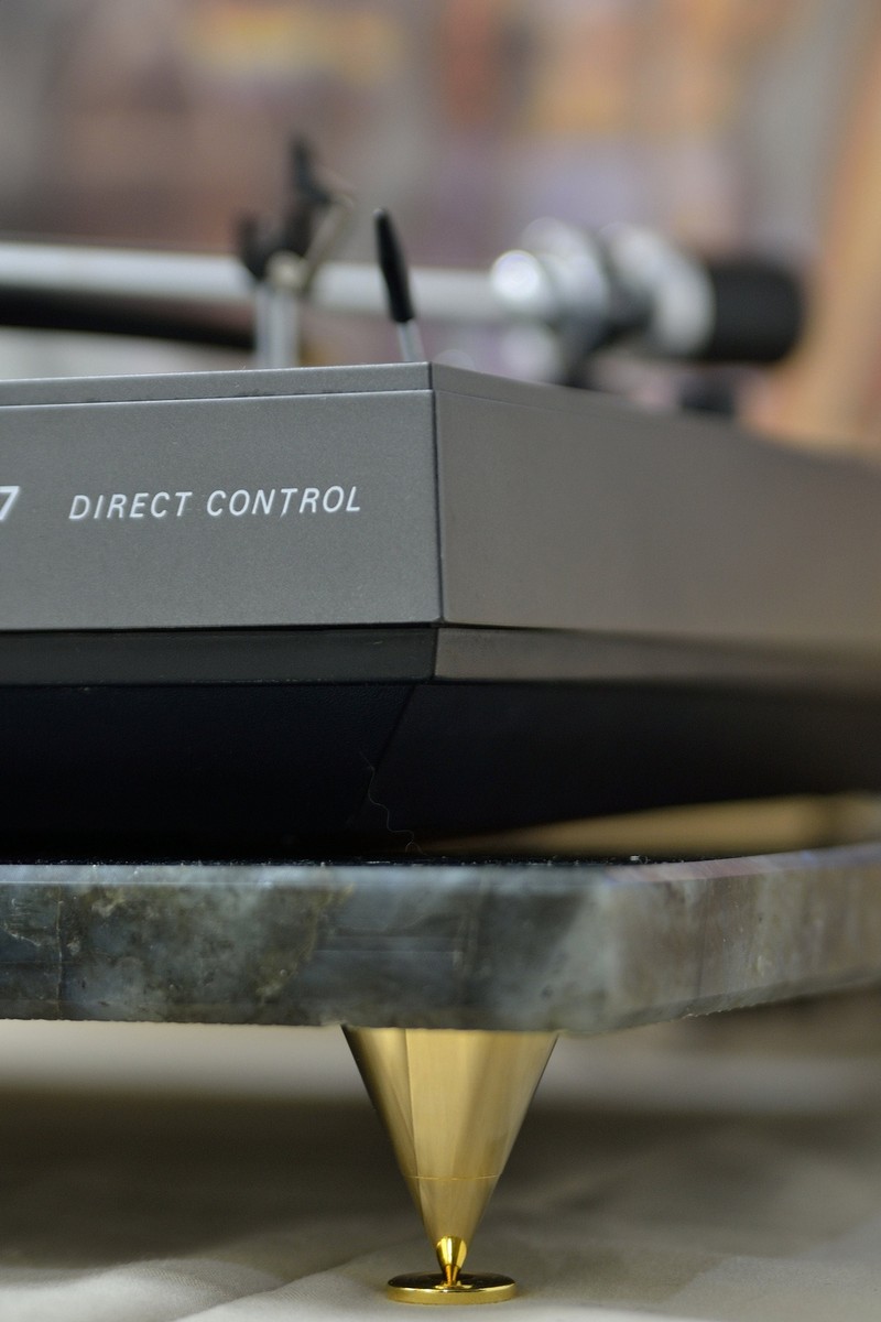 Spike Vibration Control Granite Plaform Turnteble