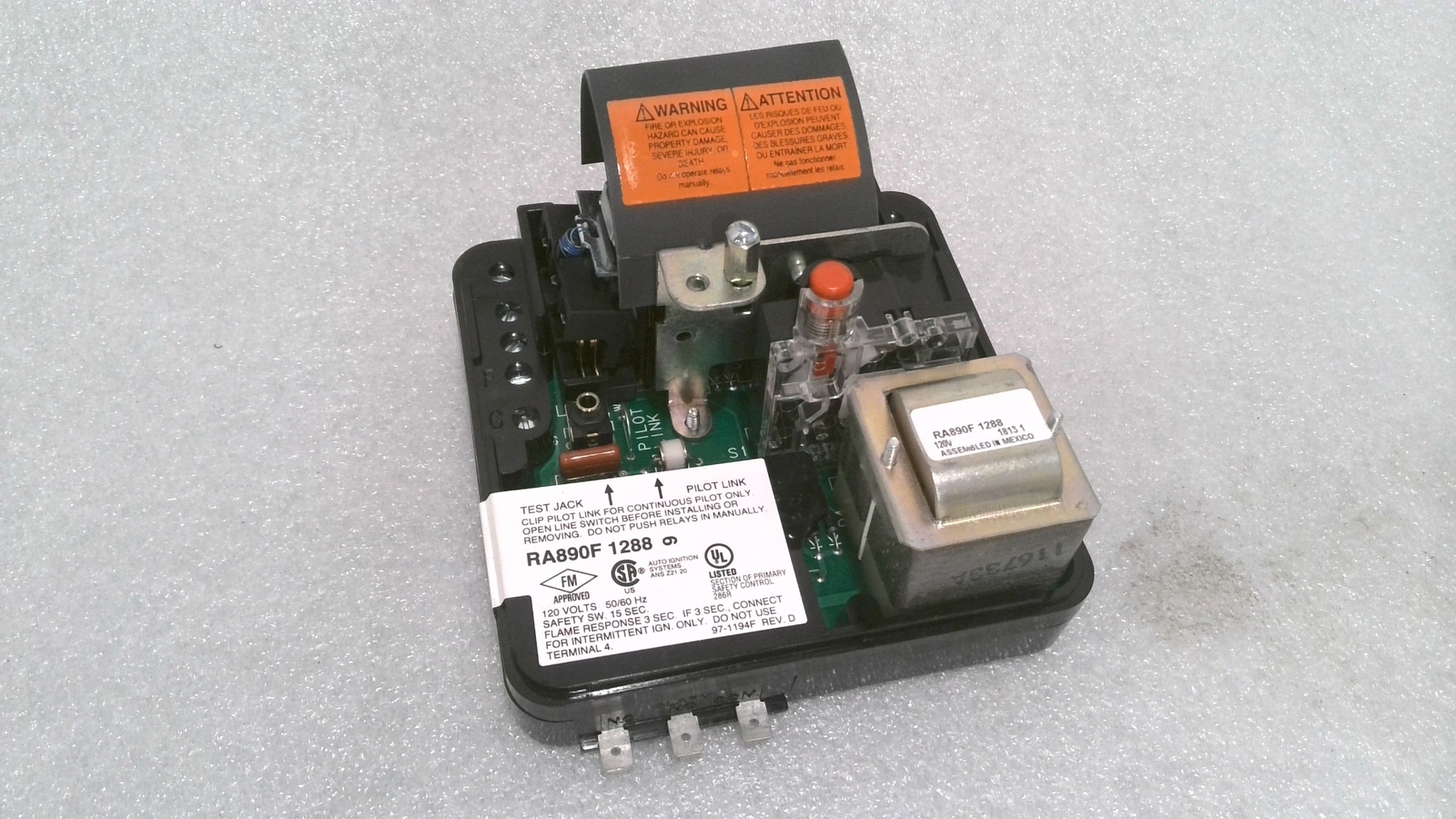 HONEYWELL RA890F1288 FLAME SAFE GUARD PROTECTORELAY, 120VAC