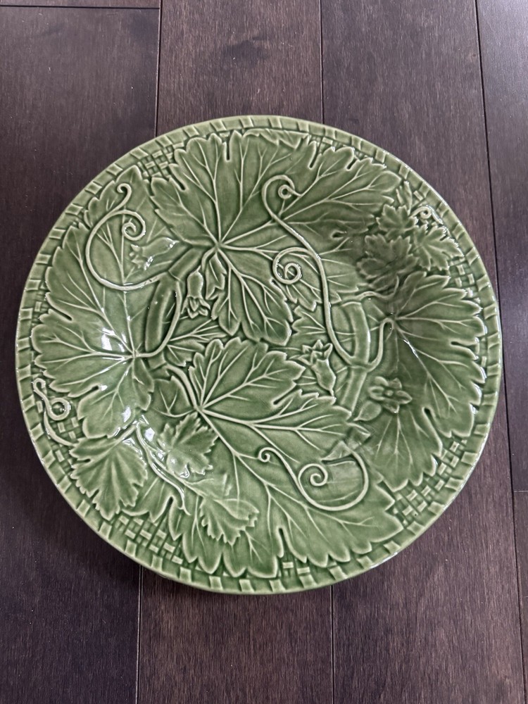 Bordallo Pinheiro 12.25-Inch Green Grape Leaf Embossed Charger Plate