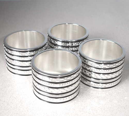Vera Wang Wedgwood With Love Noir Napkin Rings 4 PC Black Enamel Silverplate New - Picture 4 of 5