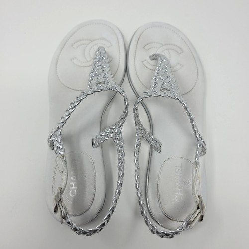Chanel CC Logo Braided Metallic Leather Thong Sandals White Silver IT 37.5 US 7 - Bild 9 von 9