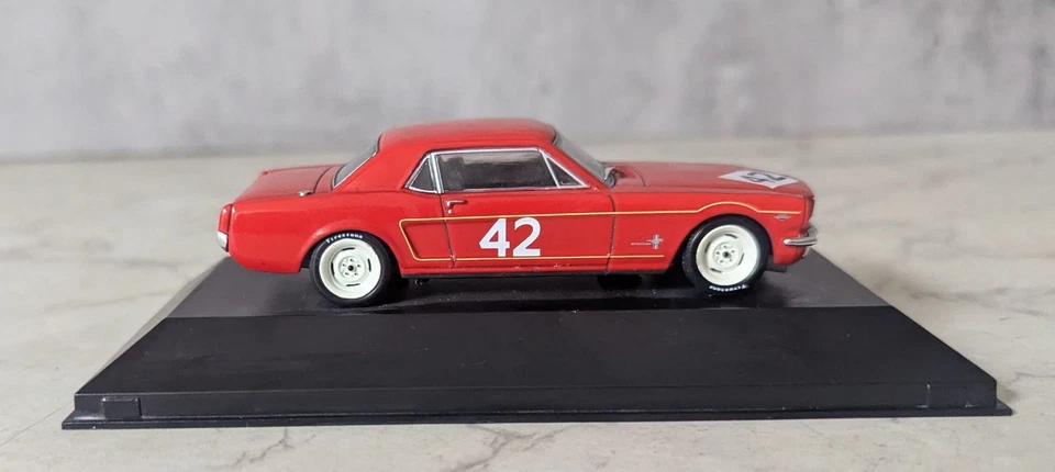 Ford Mustang BTCC Touring Roy Pierpoint 1965 Champions Ediciones Atlas Foto 2 de 4