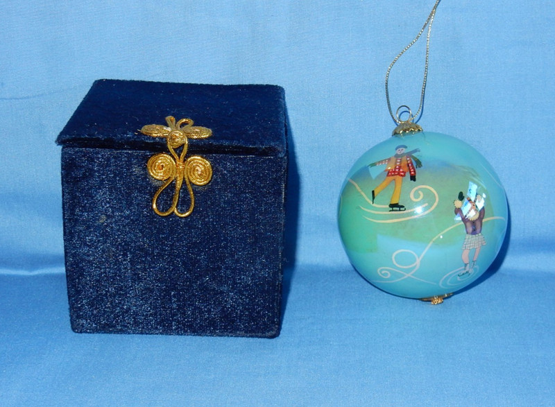 Li Bien 2002 Ice Skating Light Blue Christmas Ornament