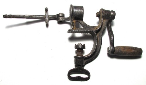 SMALL ANTIQUE CAST IRON CHERRY PITTER - Picture 2 of 2