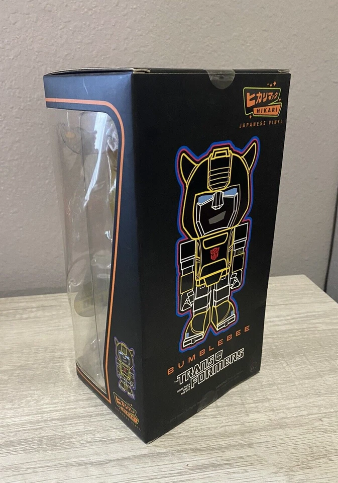 Funko Hikari - Transformers - Edición Limitada 600 Piezas - Abejorro Oro 24k Foto 2 de 4
