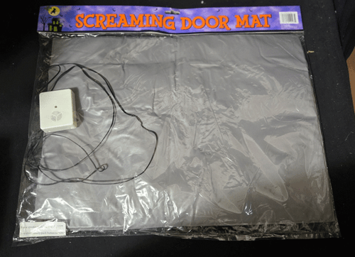 Vntg Halloween Screaming Doormat Trick Or Treat Vampire East West Distribution - Picture 2 of 2