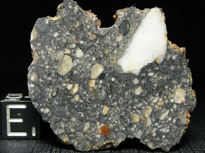 Talon De Météorite NWA 15743 Dans Une Boite Achondrite Eucrite Breccia 144 Grs 002