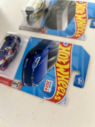 “Vandalized” Tesla Cybertruck & Model S Plaid (blue) Custom Hot Wheels Cars - Picture 4 of 10