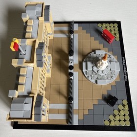 LEGO ARCHITECTURE: Buckingham Palace (21029) 100% Complete No Box Or Manual