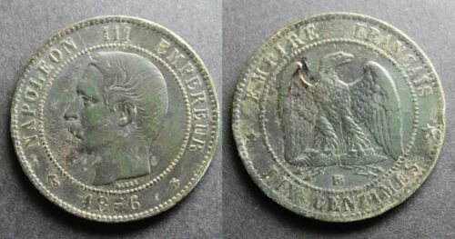 Pièces de monnaie françaises de 10 centimes en cuivre sur Napoléon III