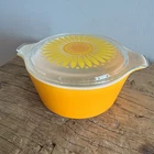 Pyrex Vintage Orange Daisy/Sunflower  #472 Casserole Dish With Lid 1  12 pints